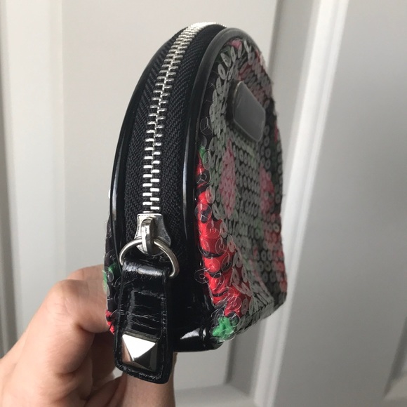 Floral pouch - Picture 2 of 4